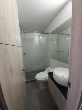 lindo apartamento norte a 2 cuadras del virrey cerca zona T